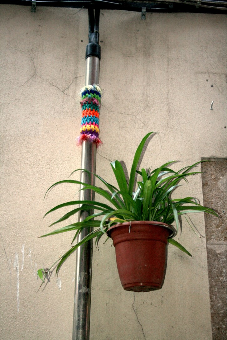 bonowaps_yarnbombing_carretes8_detalle