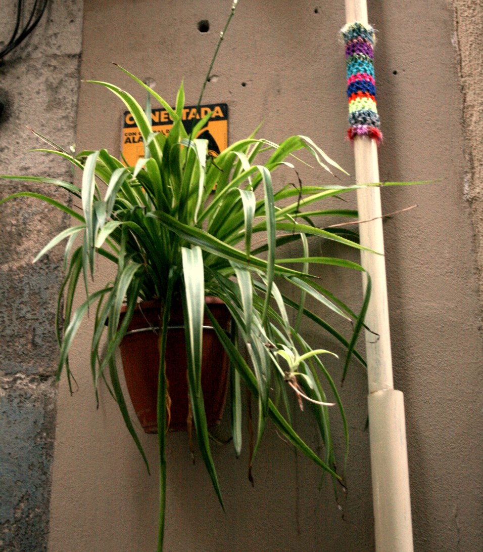 bonowaps_yarnbombing_carretes_supermercat_detalle