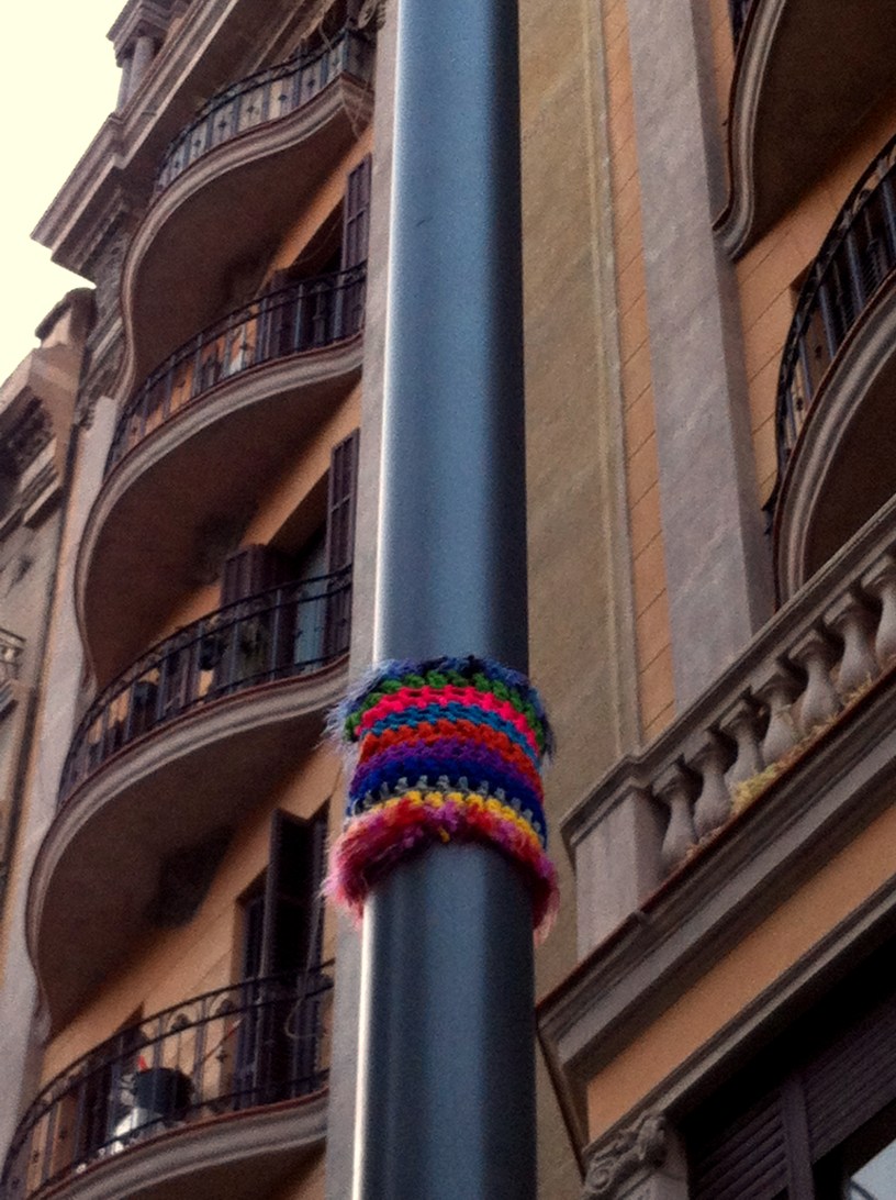 bonowaps_yarnbombing_farola_plazapadro_1