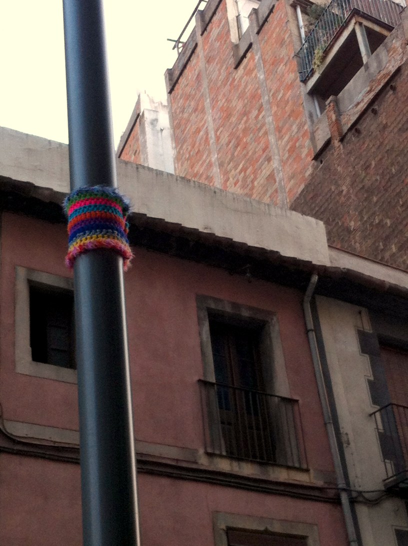 bonowaps_yarnbombing_farola_plazapadro_2