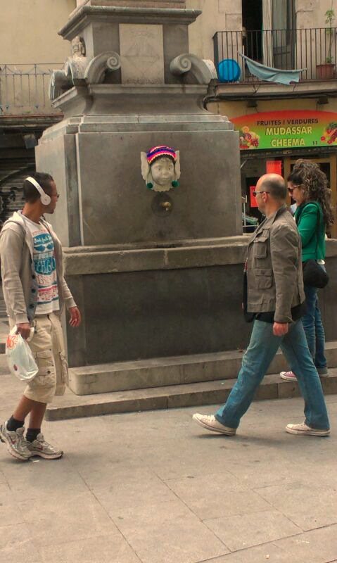 plaza-padro-yarnbombing-bonowaps-fuente-mirando